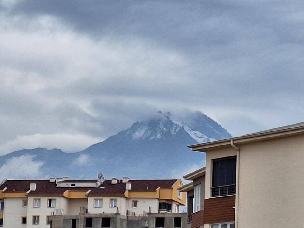 Erciyes’e sezonun ilk karı düştü